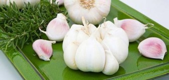 Lột Sạch Mụn Cám Bằng Tỏi